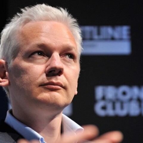 Ο Τζούλιαν Ασάνζ