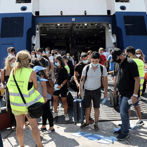 ΕΛΕΓΧΟΙ ΑΠΟ ΤΟ ΜΕΙΚΤΟ ΚΛΙΜΑΚΙΟ ΤΗΣ ΠΕΡΙΦΕΡΕΙΑΣ ΑΤΤΙΚΗΣ ΚΑΙ ΤΟΥ ΙΣΑ ΣΕ ΤΑΞΙΔΙΩΤΕΣ ΠΟΥ ΕΠΙΣΤΡΕΦΟΥΝ ΣΤΟ ΛΙΜΑΝΙ ΤΟΥ ΠΕΙΡΑΙΑ