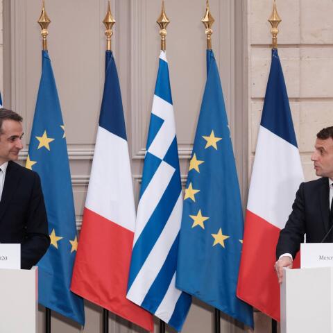 Ο Κυριάκος Μητσοτάκης και ο Εμανουέλ Μακρόν 