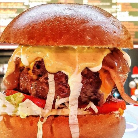 Monster Burgers & Beers: για μπίρες και burger στην Πρωτογένους