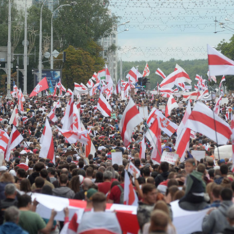 Λευκορωσία: Χιλιάδες άνθρωποι στους δρόμους κατά Λουκασένκο