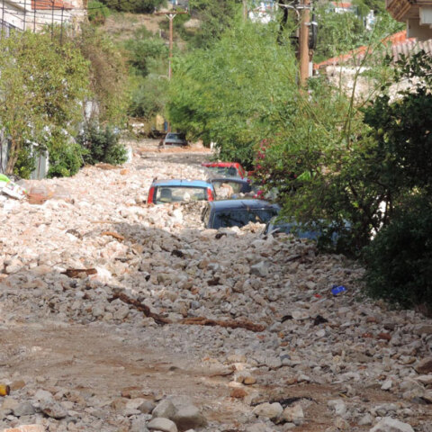 Το βουνό κατέβηκε στην Άσσο, το γραφικό παραθαλάσσιο χωριό στην Κεφαλονιά που «χτυπήθηκε» από την κακοκαιρία «Ιανός»