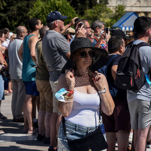 Νέα μέτρα για τον κορωνοϊό στην Αττική - Έως 9 άτομα σε συναθροίσεις σε ανοικτούς και κλειστούς χώρους από τη Δευτέρα 21 Σεπτεμβρίου 2020
