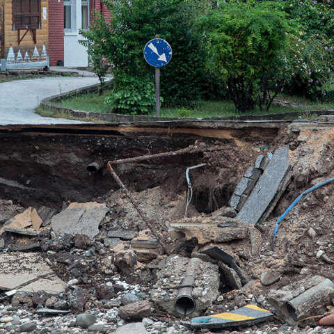 Μεσογειακός κυκλώνας «Ιανός»: Τεράστιες ζημιές στο οδικό δίκτυο στο Μουζάκι