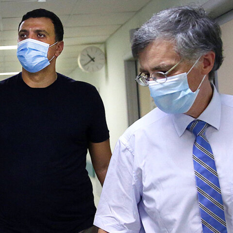 Ο υπουργός Υγείας Βασίλης Κικίλιας και ο καθηγητής λοιμωξιολογίας Σωτήρης Τσιόδρας