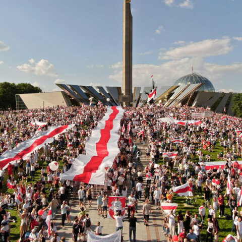 Λευκορωσία: Χιλιάδες άνθρωποι στους δρόμους κατά Λουκασένκο