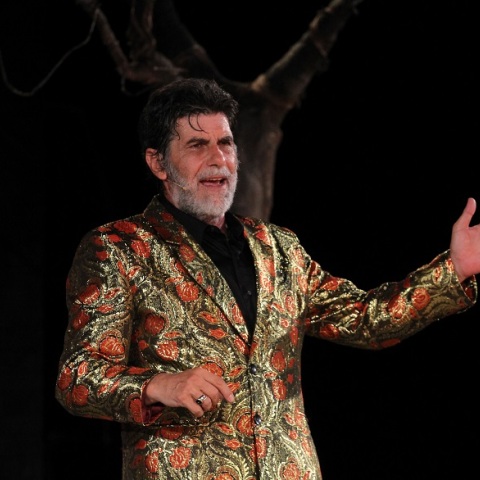 Γιάννης Μπέζος