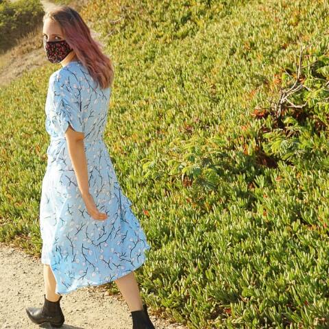 Πώς να αποφύγετε τις εξάρσεις της ακμής όταν φοράτε μάσκα 