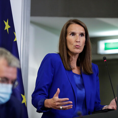 Η πρωθυπουργός του Βελγίου Σοφί Βιλμές κάνει νέες ανακοινώσεις για τη μάσκα και τον κορωνοϊό