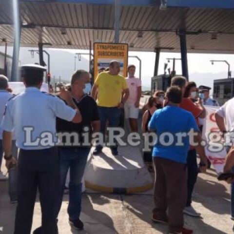 Κάτοικοι των Καμένων Βούρλων απέκλεισαν την Εθνική Οδό 