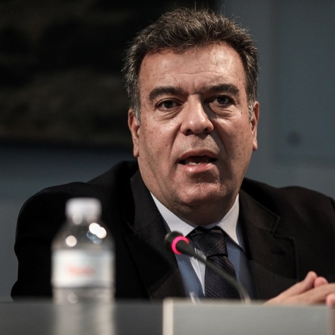 Μάνος Κόνσολας