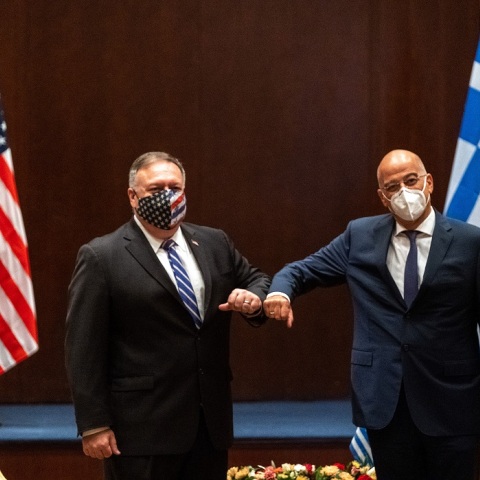 Ο Μαίκ Πομπέο με τον Νίκο Δένδια 