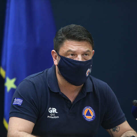 Ο Νίκος Χαρδαλιάς με μάσκα για τον κορωνοϊό