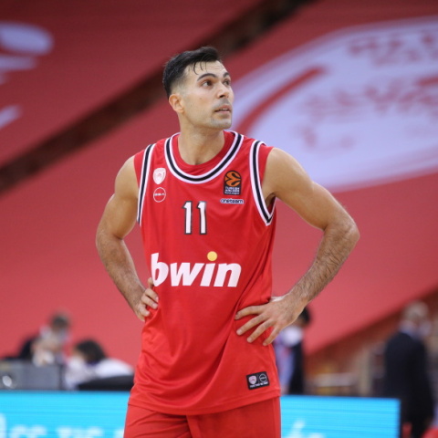 Ήττα για τον Ολυμπιακό από την Ζαλγκίρις στην πρεμιέρα της Euroleague.