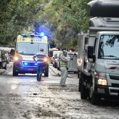 Μεταφορά ηλικιωμένων από το γηροκομείο στον Άγιο Παντελεήμονα σε νοκοκομεία
