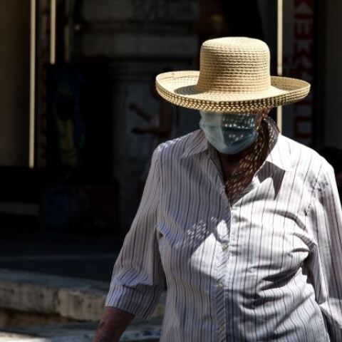 Άνθρωπος με μάσκα  