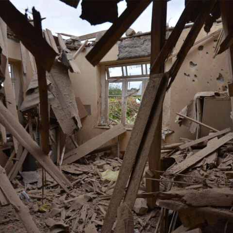 Κατεστραμμένο σπίτι μετά από βομβαρδισμό στο Ναγκόρνο-Καραμπάχ