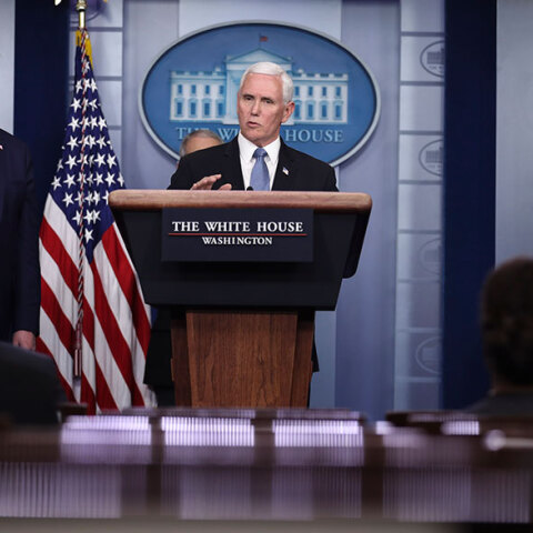 Με τον Ντόναλντ Τραμπ να έχει κορωνοϊό, ο αντιπρόεδρος Μάικ Πενς θα μπορούσε να αναλάβει χρέη προέδρου