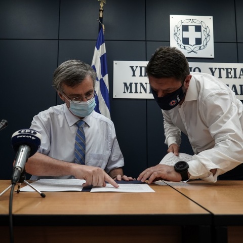 Ο Σωτήρης Τσιόδρας και ο Νίκος Χαρδαλιάς