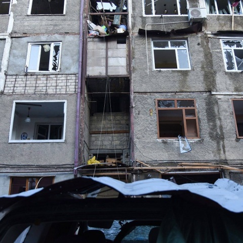 Ναγκόρνο Καραμπάχ: Νέα πλήγματα και εκρήξεις συνταράσσουν την πρωτεύουσα, όπου μαίνονται συγκρούσεις μεταξύ Αρμένιων αυτονομιστών και δυνάμεων του Αζερμπαϊτζάν