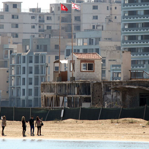 Αμμόχωστος: Άποψη της παραλίας στην κλειστή πόλη