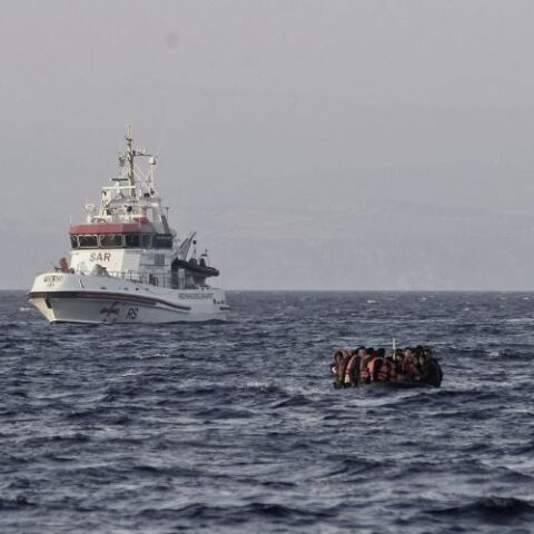 Διάσωση μεταναστών σε παραλία της Λέσβου (Νοέμβριος 2015)