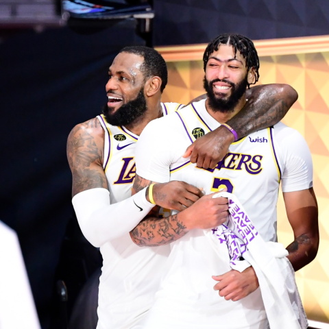 anthony-davis-james-lakers.jpg