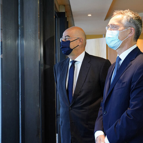 Ο Νίκος Δένδιας, υπουργός Εξωτερικών, με τον Γενς Στόλτενμπεργκ, γενικό γραμματέα του ΝΑΤΟ (ΦΩΤΟ ΑΡΧΕΙΟΥ)