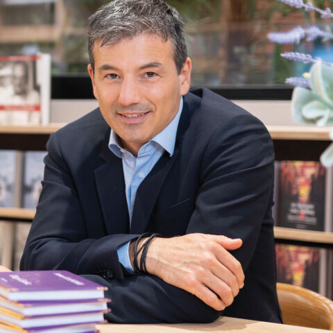 Συνέντευξη με τον Κωνσταντίνο Παπαδόπουλο από τις Εκδόσεις Διόπτρα