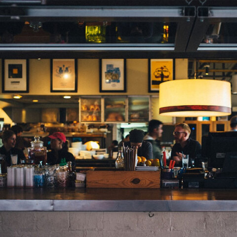 Θαμώνες σε μπαρ