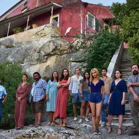 Εικόνα από τη σειρά σε παραγωγή της COSMOTE TV, «42°C»