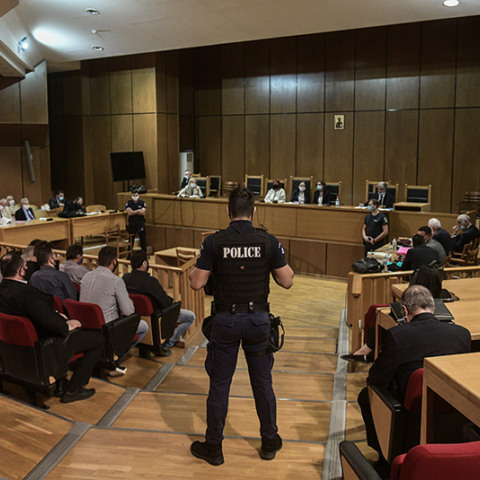  ΑΠΟΦΑΣΗ ΣΤΗΝ ΔΙΚΗ ΤΗΣ ΧΡΥΣΗΣ ΑΥΓΗΣ // ΣΤΗΝ ΕΔΡΑ Η ΔΙΑΦΟΡΕΤΙΚΗ ΣΥΝΘΕΣΗ ΤΟΥ ΔΙΚΑΣΤΗΡΙΟΥ