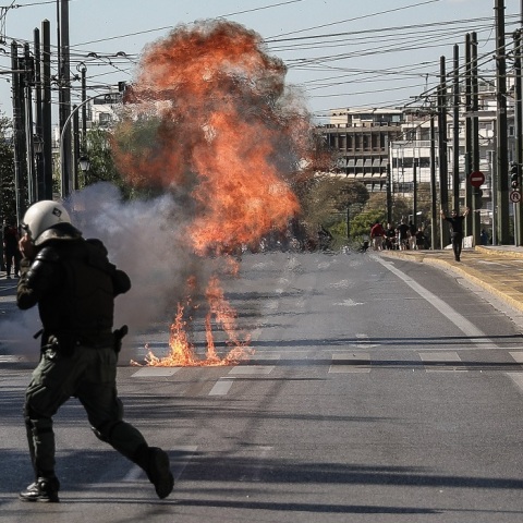 Ένταση στο συλλαλητήριο στο κέντρο της Αθήνας