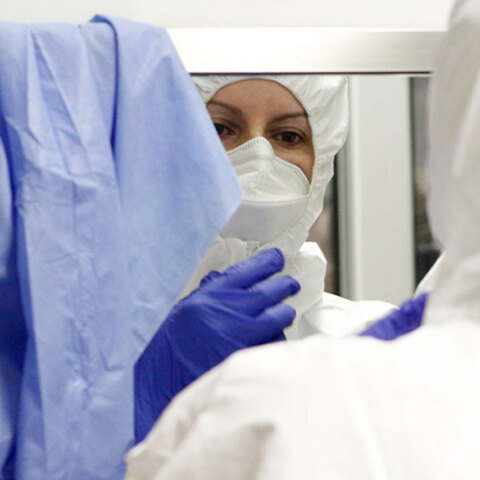 Εργαζόμενη στην Εντατική στο νοσοκομείο «Αττικόν»