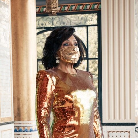 Η Ντέιμ Σίρλεϊ Μπάσεϊ θα κυκλοφορήσει νέο άλμπουμ