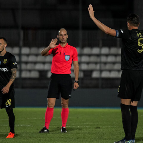 Παίκτες του Άρη σε ποδοσφαιρική αναμέτρηση
