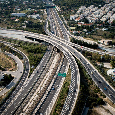 Κόμβος της Περιφερειακής Υμηττού στην Αττική Οδό 