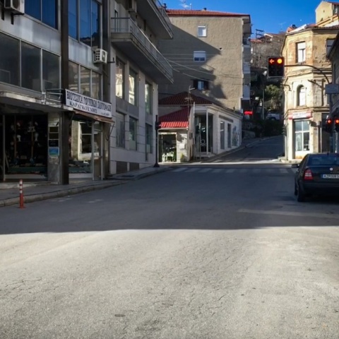Άδειοι δρόμοι στην Καστοριά