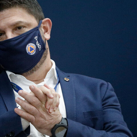 Νίκος Χαρδαλιάς με προστατευτική μάσκα για τον κορωνοϊό