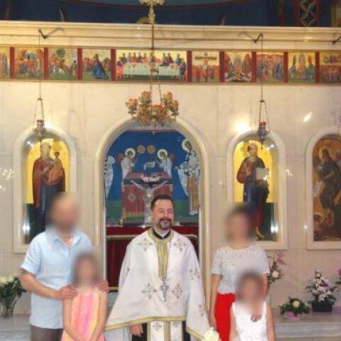 Ο ιερέας που δέχθηκε επίθεση από άγνωστο δράστη στη Λυών