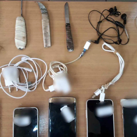 Νέες έρευνες στις φυλακές Ναυπλίου, Κορυδαλλού και Δομοκού - βρέθηκαν και κατασχέθηκαν ναρκωτικά, αλκοόλ, κινητά τηλέφωνα και αυτοσχέδια σουβλιά