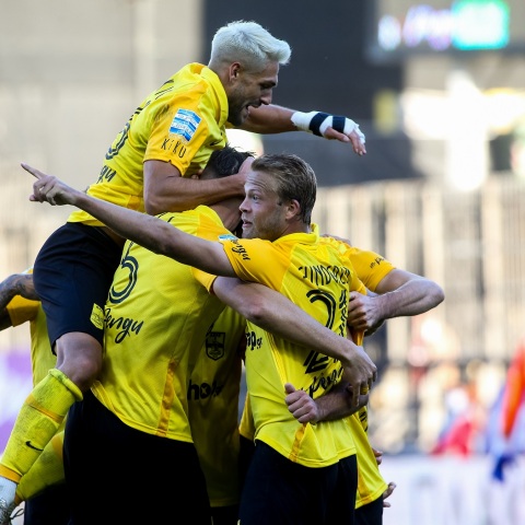 Το καλύτερο ξεκίνημα στην ιστορία του διανύει ο Άρης, ο οποίος επικράτησε με σκορ 1-0 του Αστέρα Τρίπολης και βρίσκεται πρώτος στη βαθμολογία της Super League