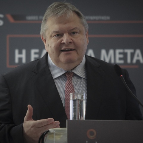 Κορωνοϊός: Τα αναγκαία περιοριστικά μέτρα λαμβάνονται πολύ καθυστερημένα για τη Θεσσαλονίκη, αναφέρει σε ανάρτησή του στο Facebook ο Ευάγγελος Βενιζέλος