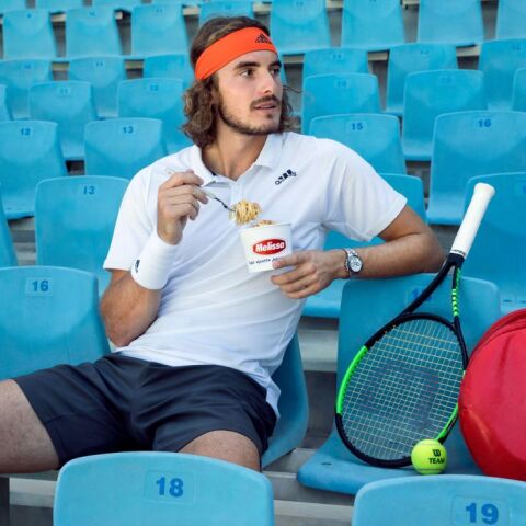 Ο Στέφανος Τσιτσιπάς τρώει ζυμαρικά Melissa