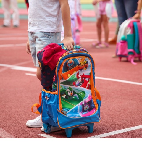Σχολείο - Μαθητής- Σχολική τσάντα