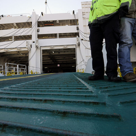 Δεμένα τα πλοία στα λιμάνια