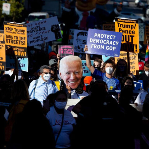 Υποστηρικτές του Τζο Μπάιντεν πανηγυρίζουν για τη νίκη του στις αμερικανικές εκλογές 2020