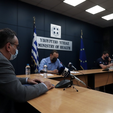 Στιγμιότυπο από την ενημέρωση για την πορεία του κορωνοϊού 