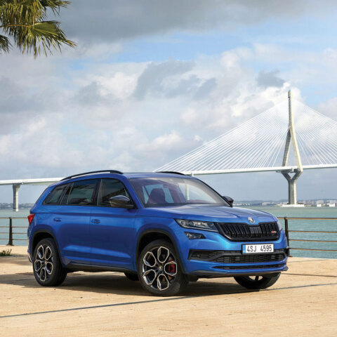 Μπλε αυτοκίνητο Skoda