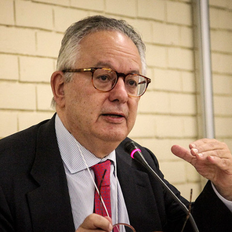  Νίκος Αλιβιζάτος